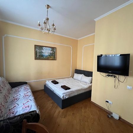 Central House Lviv Eksteriør bilde