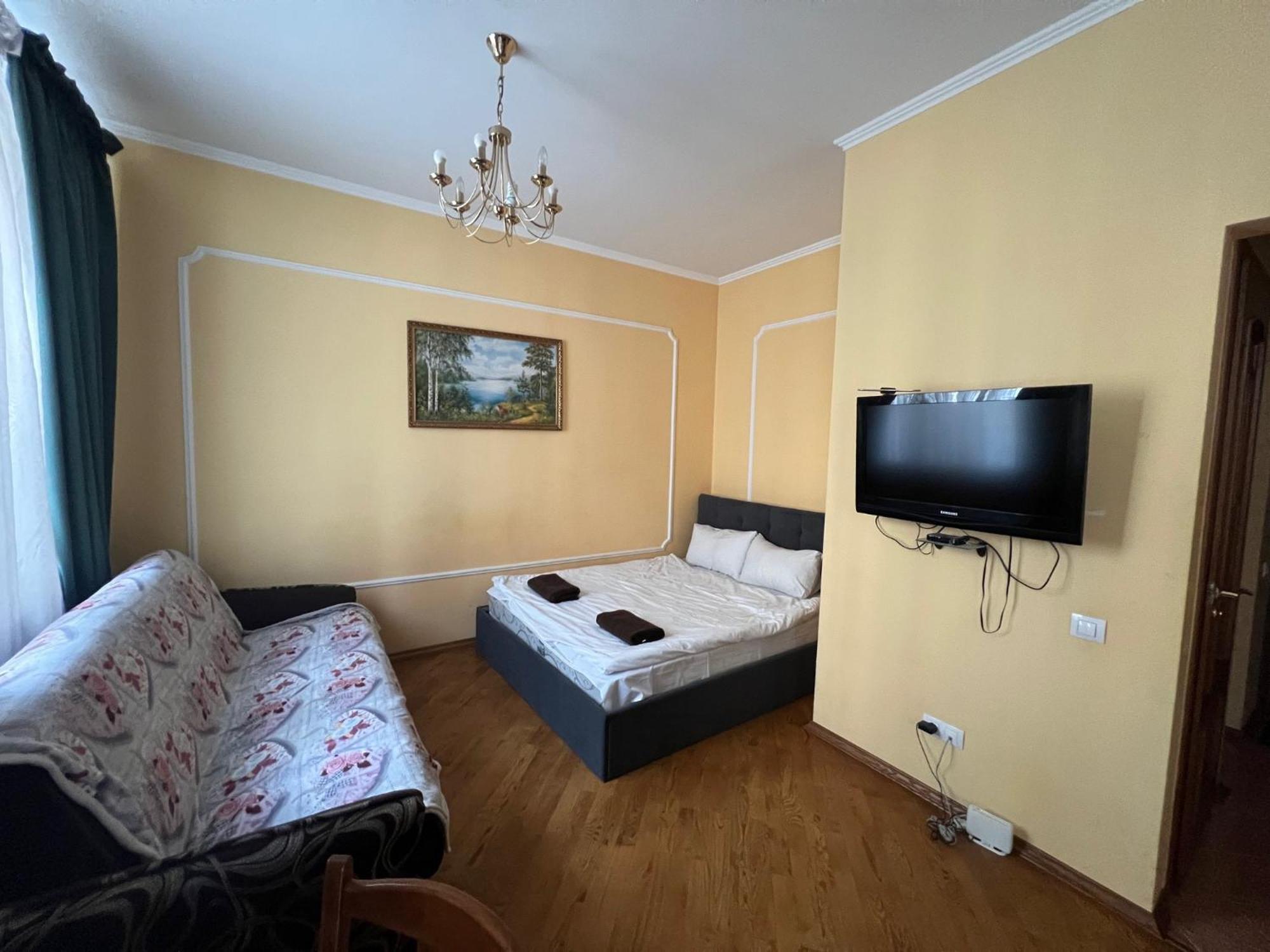 Central House Lviv Eksteriør bilde