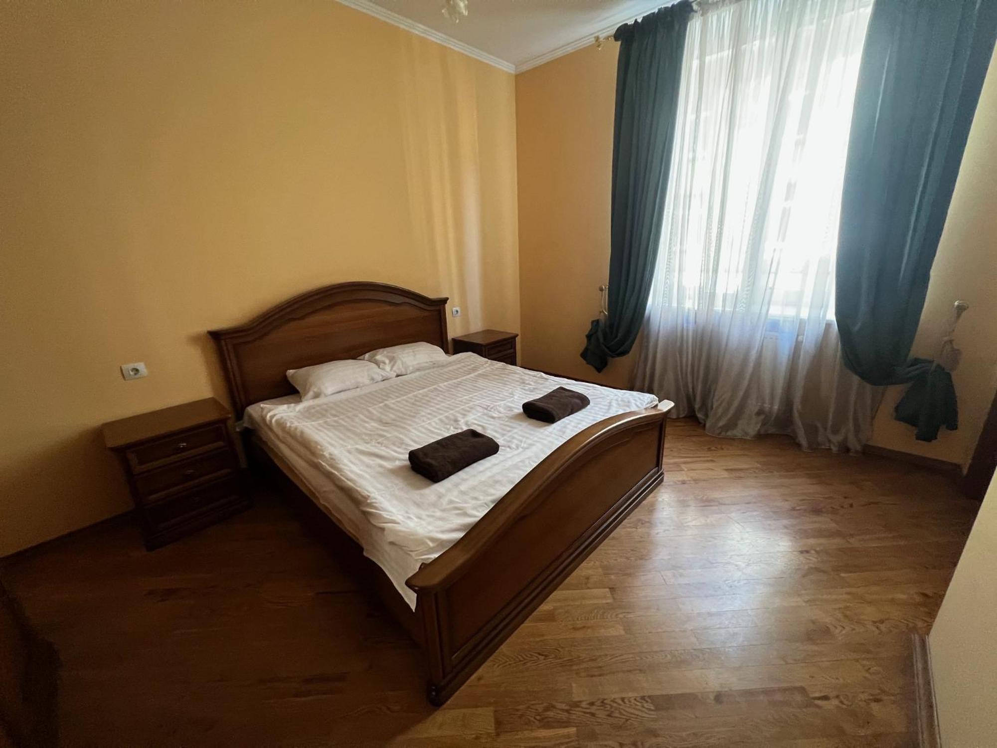 Central House Lviv Eksteriør bilde